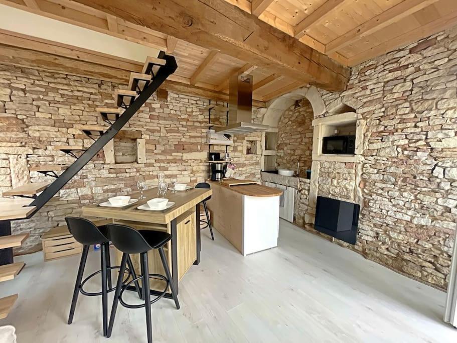 Charmante Maison De Village Viré Kültér fotó